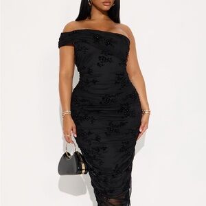 Fashion Nova One-Shoulder Black Ruched Midi Dress